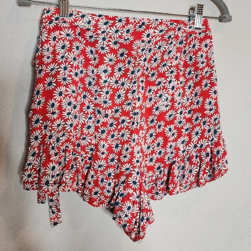 Zara 2-peice Set Skort (M) Top (L) Red‎ White Blue Floral Rayon